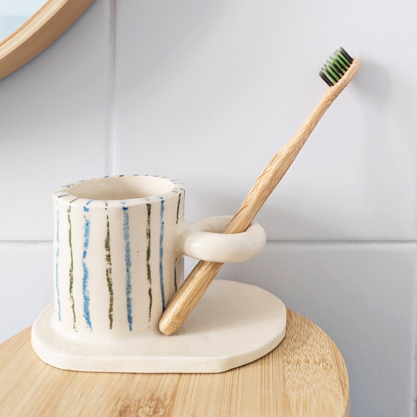 Toothbrush holder crayon ~ green/blue